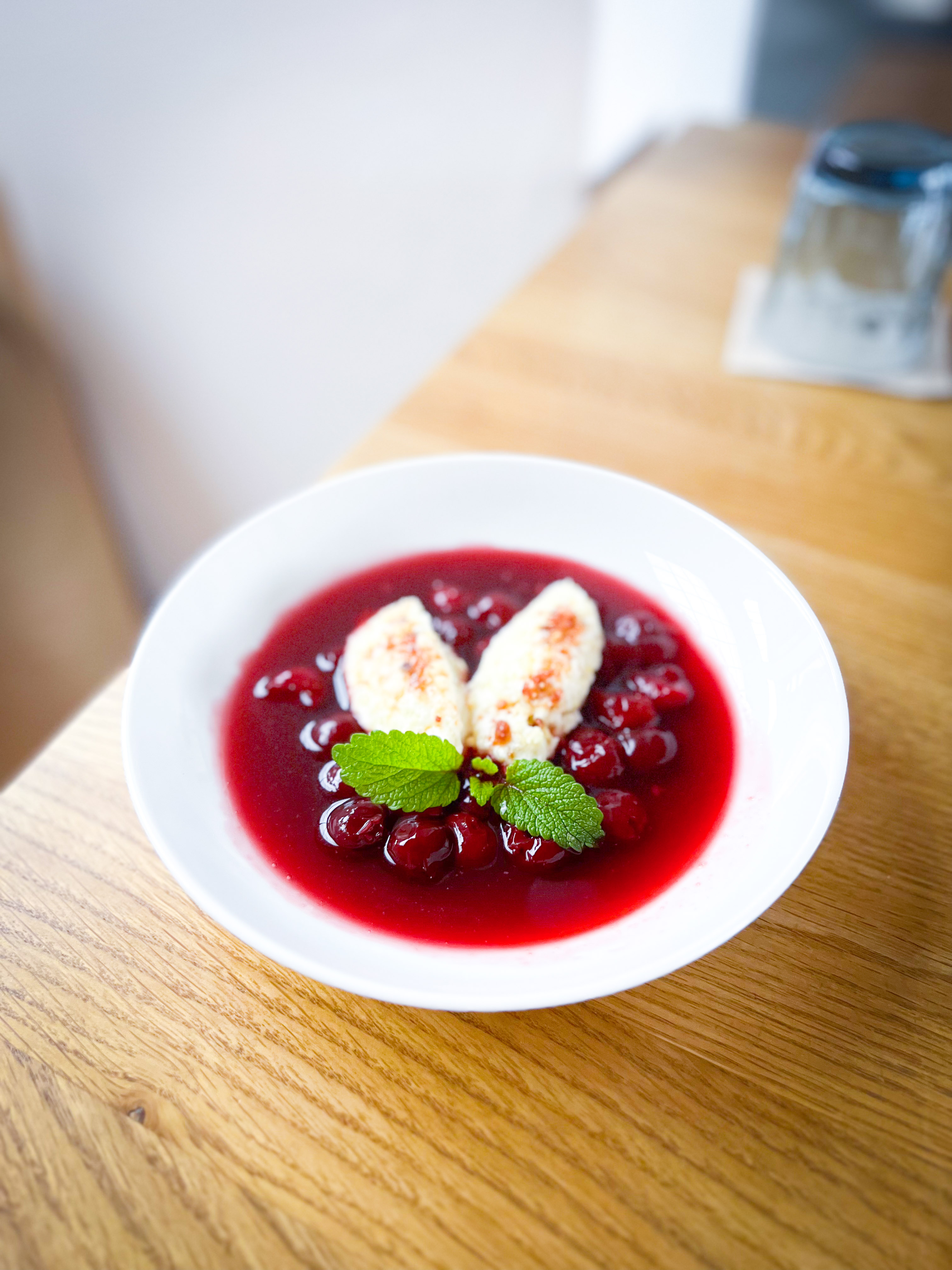 Hirse-Quark-Nocken mit Kirschkompott — Slow Food Deutschland